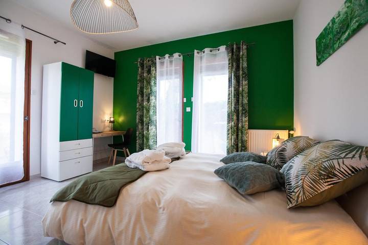 Chambre d’hôte pour 2 personnes, avec Terrasse et Jardin