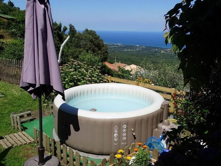 Location de vacances pour 2 personnes, avec jardin ainsi que terrasse et jacuzzi à Cervione - 4