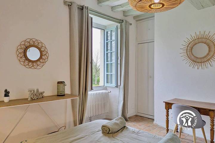 Charmante maison de maître au bord d'un étang avec activités et équipements familiaux à Cossé-le-Vivien in Cossé-le-Vivien, Mayenne