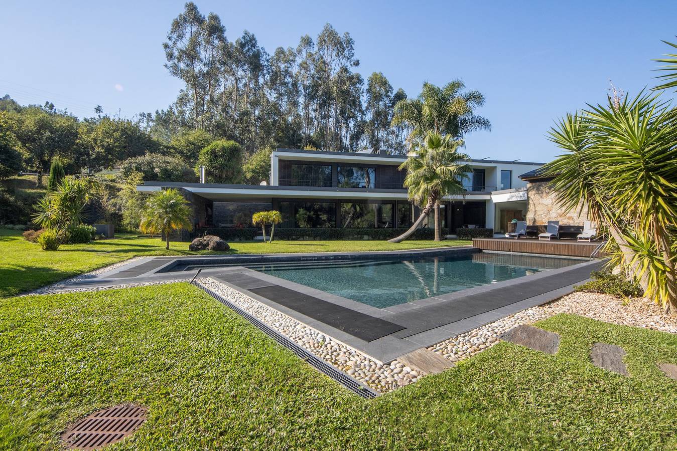Ferienhaus 'Quinta Fontelas' mit Seeblick, WLAN und Klimaanlage in Louredo (Santa Maria da Feira), Lobão, Gião, Louredo e Guisande