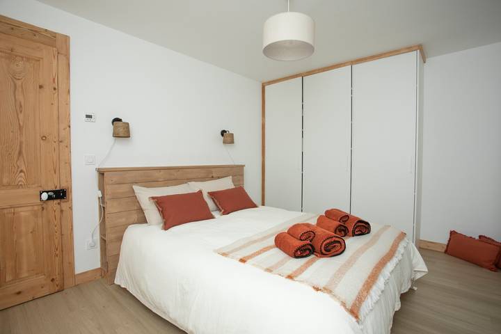 Hel lejlighed, Apartment 'De Charme - La Tour' with Private Terrace and Wi-Fi in Bonneville området
