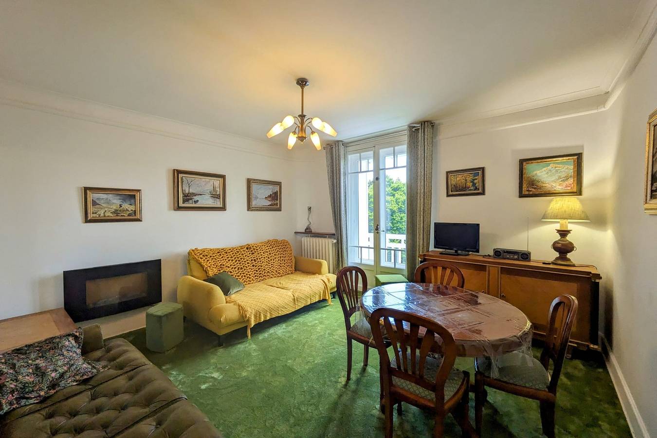 Appartement entier, Studio au Grand Hôtel du Revard : Un Voyage dans le Temps in Le Revard, Pugny-Chatenod