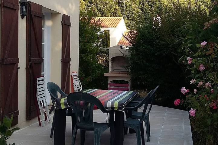 Location de vacances pour 6 personnes, avec jardin à Vairé