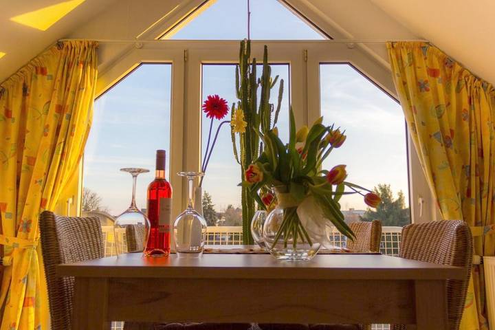 Ferienwohnung für 6 Personen, mit Terrasse und Garten sowie Ausblick in Andernach