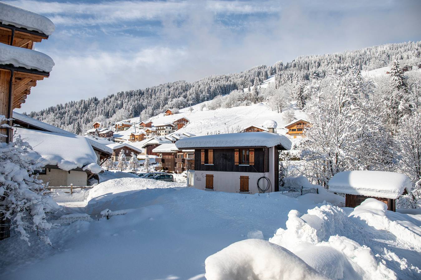 Apartamento entero, Apartamento 'C4 - Chalet Tournier' con vistas a la montaña, jardín compartido y Wi-Fi in Les Gets, Les Portes du Soleil