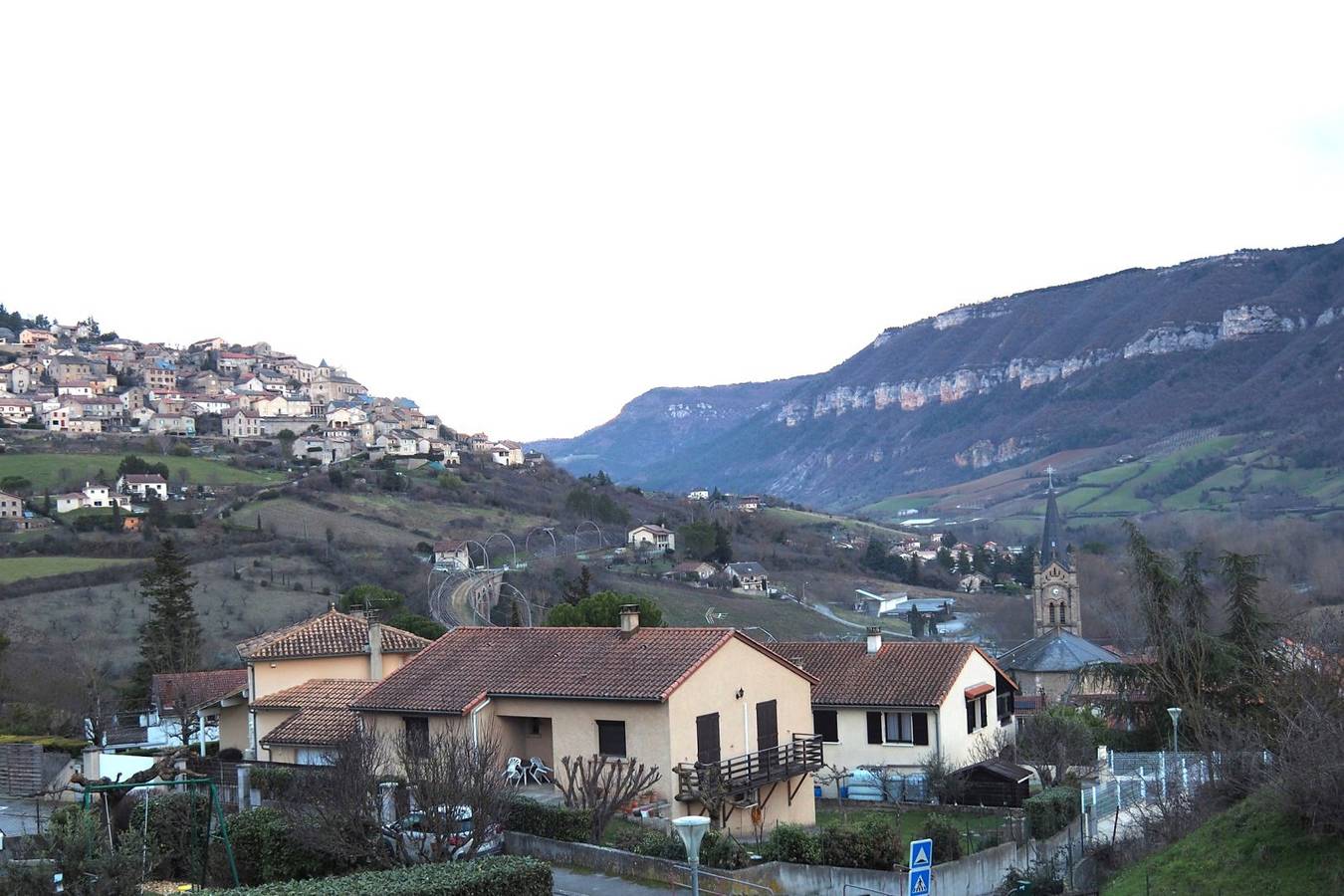Appartement entier, Appartement dans maison individuelle vue magnifique in Aguessac, Parc naturel régional des Grands Causses