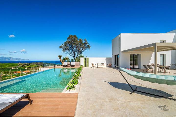 Villa per 4 persone, con panorama e giardino nonché piscina in Partinico