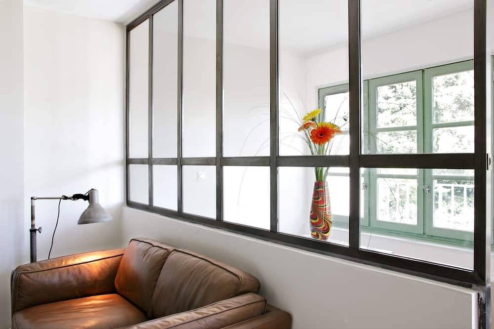 Appartement entier, Loft-Appartement-Supérieure-Vue sur Montagne in Nyons, Région de nyons
