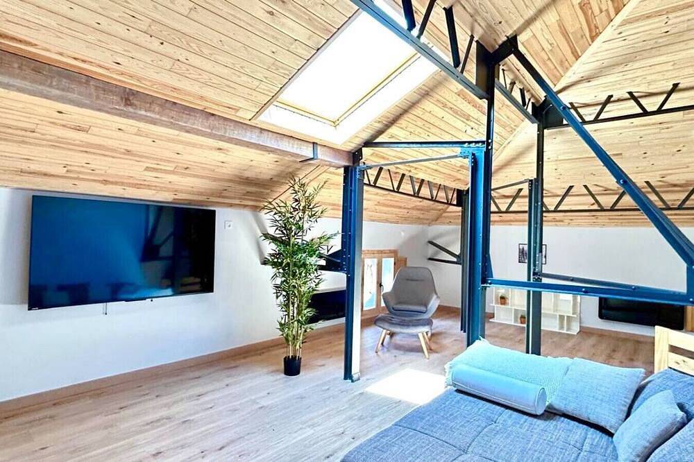 Entire apartment, Cal Querol Err (àtic per 13 persones) in Err, Parc naturel régional des Pyrénées catalanes