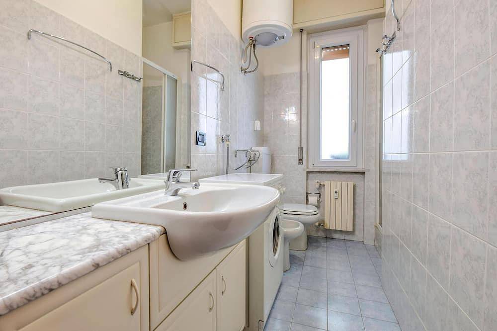 Entire apartment, Beach front apartment in Borghetto Santo Spirito, Riviera di Ponente