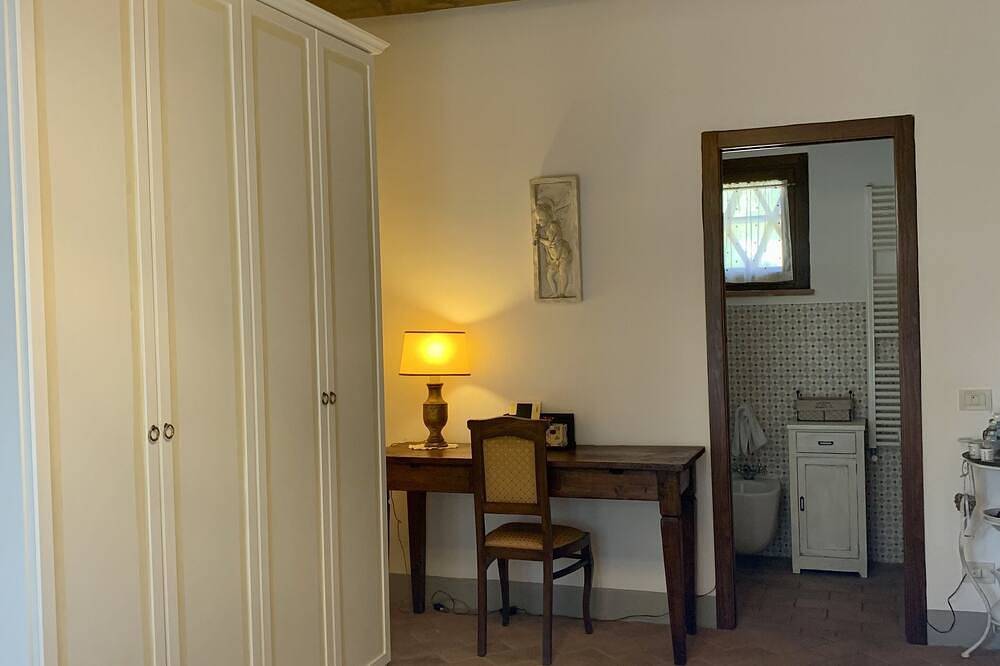 Comfortable apartment with private garden in San Gimignano in San Gimignano, Siena Province