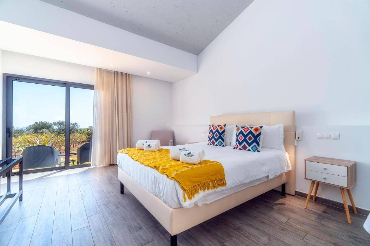 Mercedes Country House in Santa Bárbara de Nexe, Faro