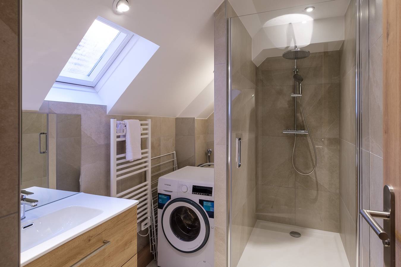 Apartamento entero, Résidence Le 16 in Lons-le-Saunier, Jura