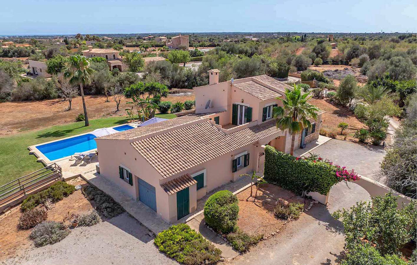 Cala Mitjana Oasis avec piscine et barbecue in Cala d'Or, Santanyí