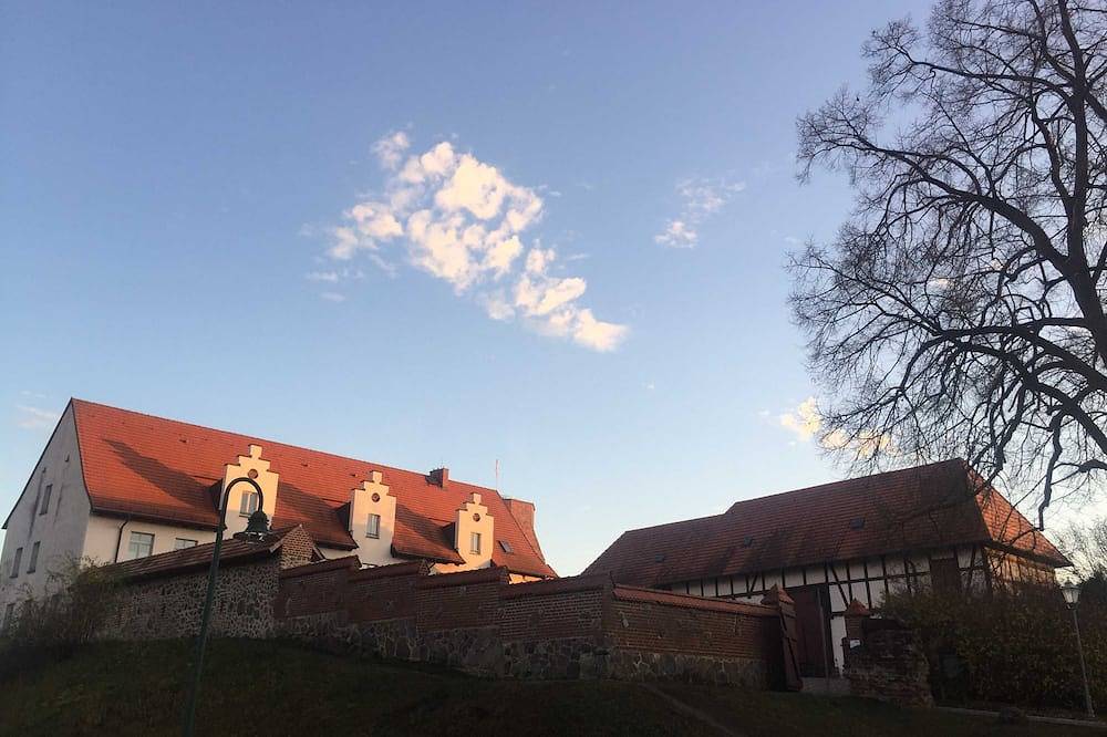 Ganze Wohnung, Ferienwohnung mit Blick auf den Woblitzsee - Ferienwohnung mit Blick auf in Wesenberg, Mecklenburg-Strelitz