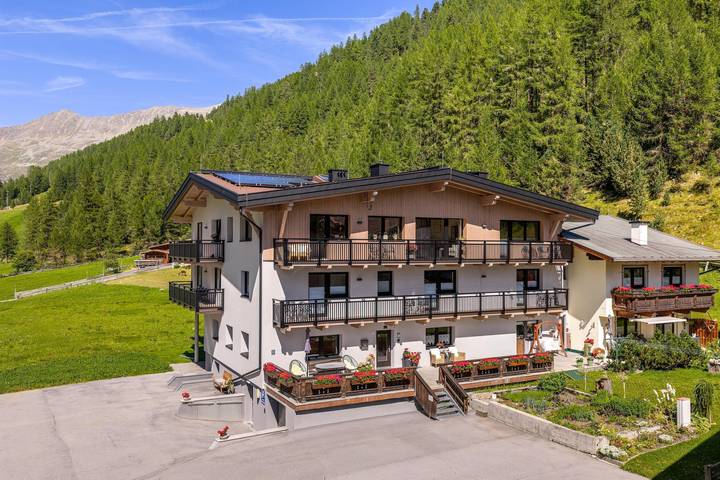 Ferienwohnung für 2 Personen, mit Sauna und Terrasse in Obergurgl - 2