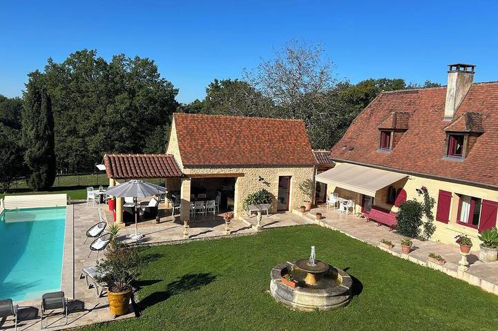 Location de vacances pour 6 personnes, avec Terrasse et Jardin ainsi que Piscine et Sauna à Saint-Félix-de-Reillac-et-Mortemart