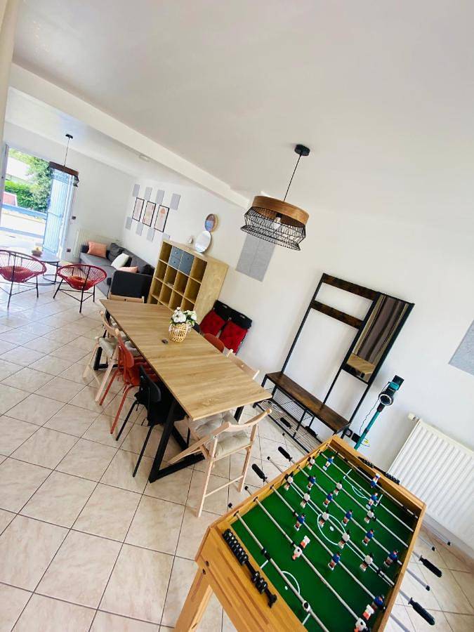 Location de vacances pour 10 personnes, avec Jardin à Corbeil-Essonnes