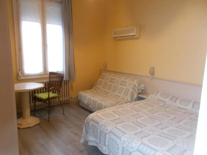 Hotel para 4 personas - 1