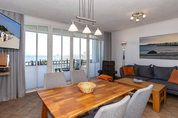 Entire apartment, Tolles Ostsee-Apartment mit Balkon und direktem Meerblick in erstklassiger Lage! in Ostseebad Kühlungsborn, Kühlungsborn