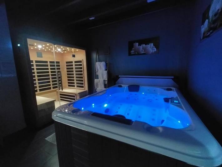 Gîte pour 4 personnes, avec jardin ainsi que jacuzzi et sauna, adapté aux familles dans Longueville (Pas-de-Calais)