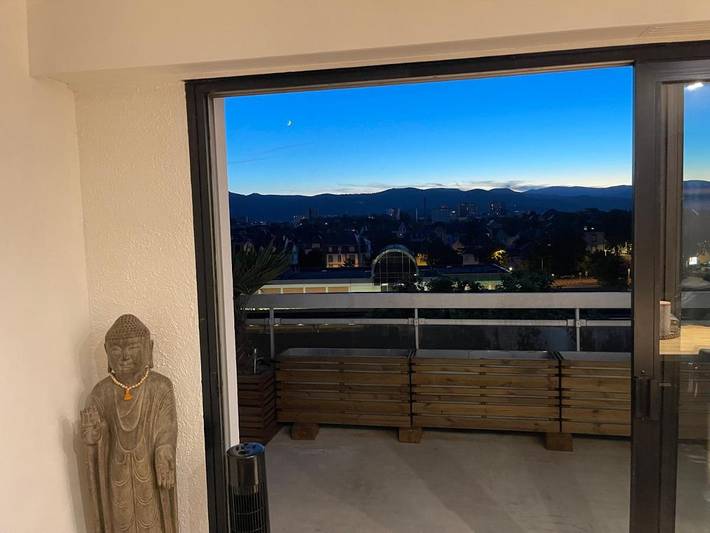 Gîte pour 4 personnes, avec Balcon ainsi que Terrasse et Vue dans Gare De Colmar