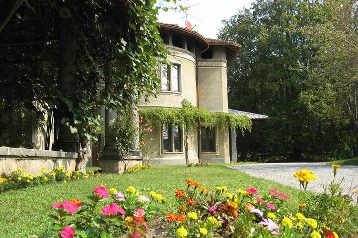 Casa vacanza per 7 persone, con giardino e terrazza in Erba