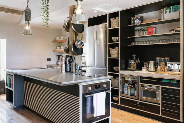 Location de vacances pour 17 personnes, avec jardin ainsi que terrasse et vue à Ballycastle