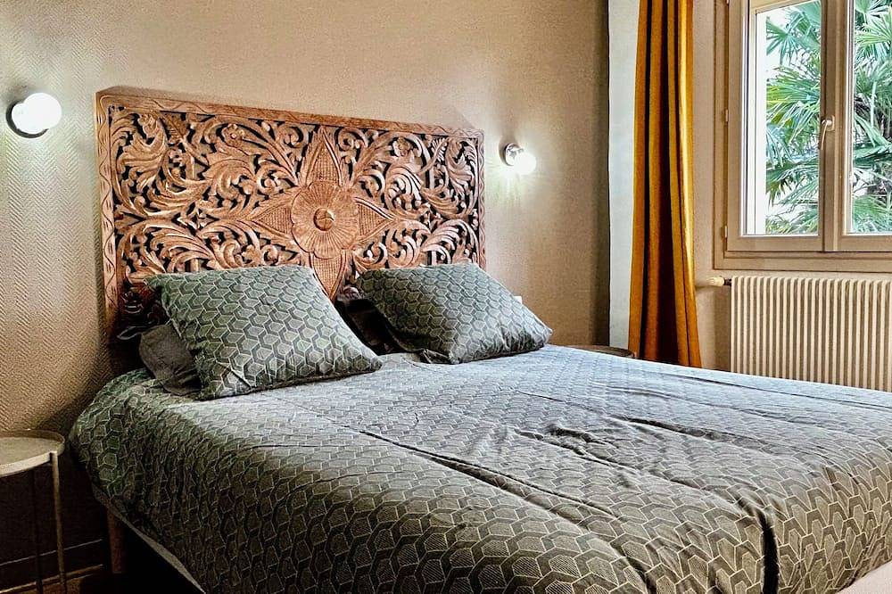 2 Storey House with garden, central Bergerac, spacious and bright. Parking privé in Bergerac, Périgord Pourpre