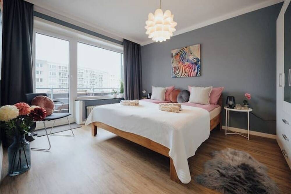 Ganze Wohnung, Schönes 2-Zi. App. für 4 Pers. in Hamburg-Zentrum in Hamburg Rotherbaum, Hamburg