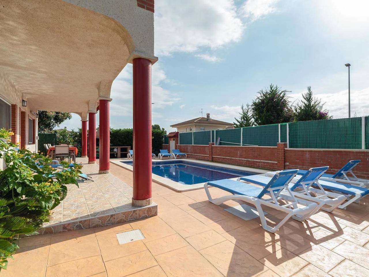 Chalet 'Vista Cunit' mit privatem Pool in Cubellas, Garraf