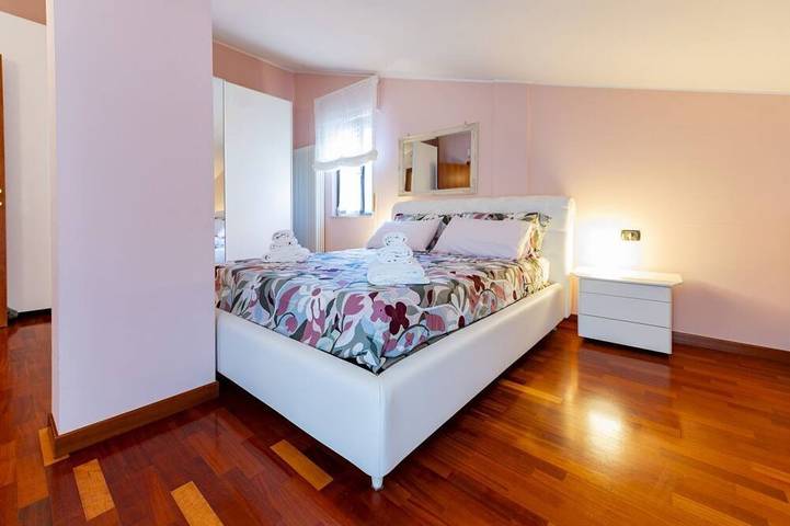 Ganze Wohnung, GuestHost - Schöne 80 qm Wohnung auf zwei Ebenen, perfekt für 2 Personen, im ersten Stock eines Doppelhauses Ohne Aufzug (Zugang über Treppen). Die Unterkunft befindet sich in San Martino, einem ruhigen und friedlichen Viertel, wo Sie in Penelope a mare, Pescara