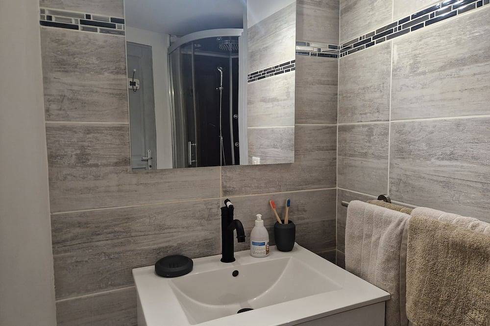 Entire apartment, Studio au Cœur du Village in Tourtour, Draguignan region