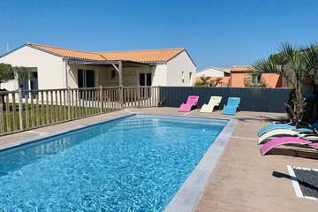 Gîte pour 6 personnes, avec terrasse et jardin à Vérines