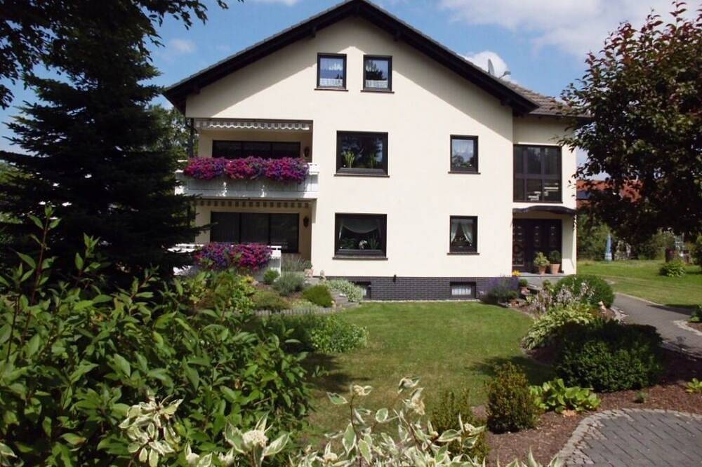 Ganze Wohnung, Fewo - Nahe der documenta Stadt Kassel / Weltkulturerbe Bergpark Wilhelmshöhe in Fuldabrück, Hessisches Bergland