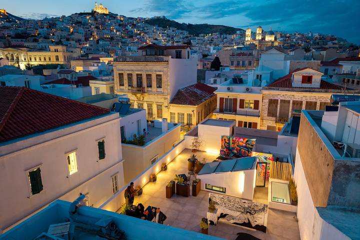 Holiday rental for 2 people, with garden in Syros