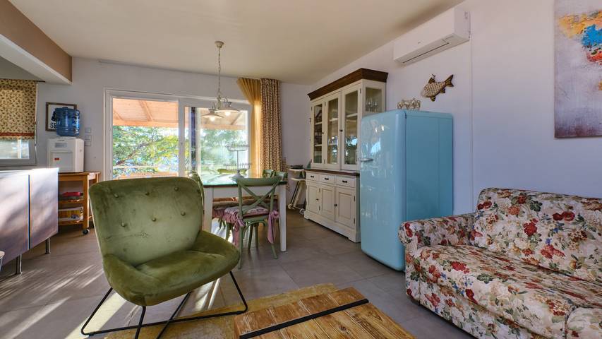 Villa Hemingway beachfront by Villas Guide in Lukovo Šugarje, Naturpark Velebit
