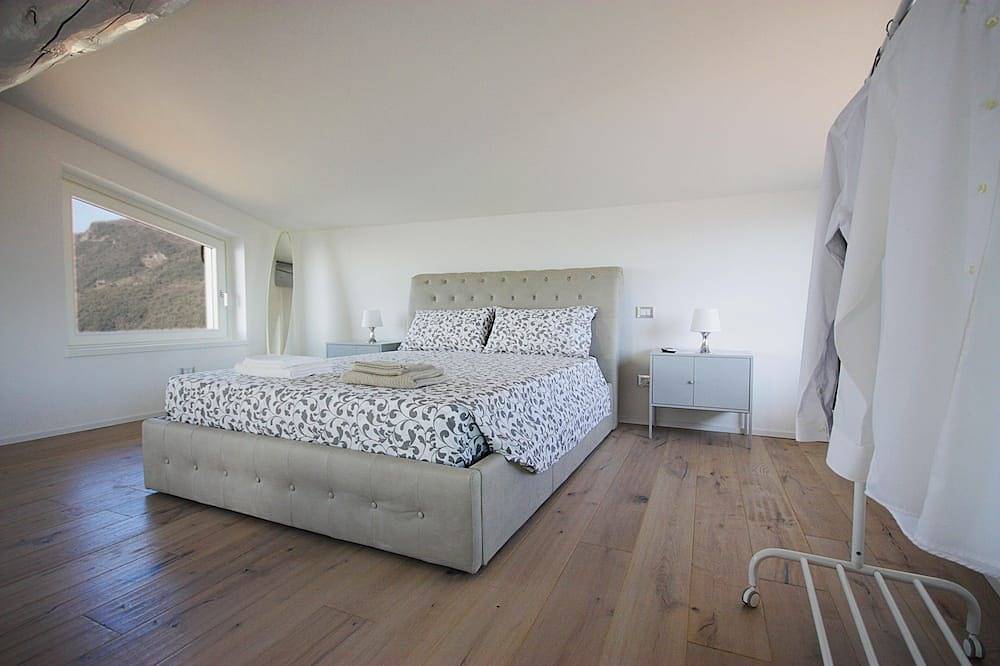Luxus-Penthouse und Design mit herrlichem Blick auf den Gardasee in Maderno, Toscolano-Maderno