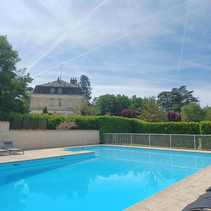 Gîte pour 8 personnes, avec terrasse et piscine à Saint-Paul-Lizonne - 4