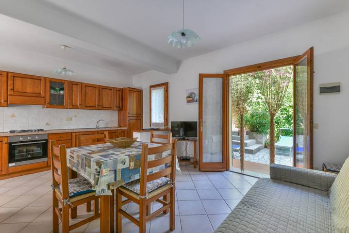 Casa vacanze "Castagnola" con giardino privato e terrazza in Spiaggia di Procchio (Procchio), Marciana
