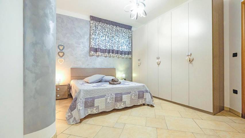 Location de vacances pour 8 personnes, avec jacuzzi et jardin, adapté aux familles à Tricase - 4