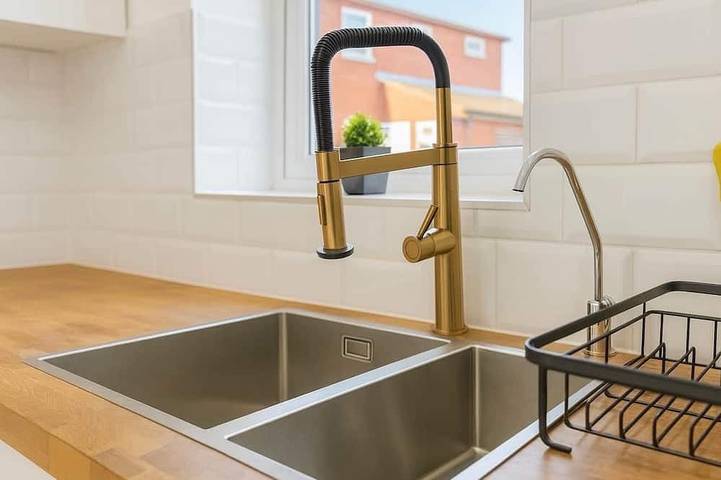 Stoke Mandeville House | Sleeps up to 6-8 in Aylesbury, Chiltern Hills
