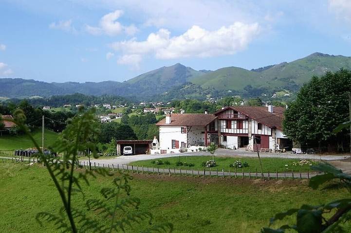 Location de vacances pour 6 personnes, avec jardin à Sare