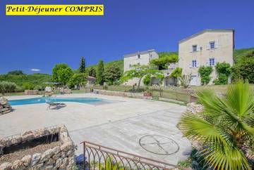 Maison d’hôte pour 3 personnes, avec jardin ainsi que vue et piscine, animaux acceptés à Rousson