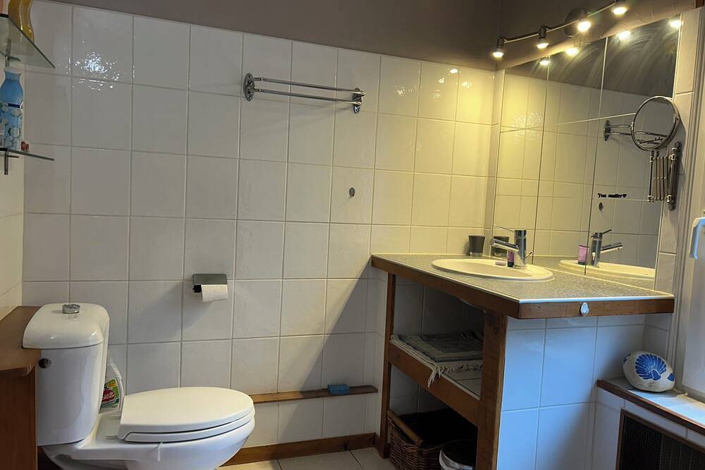 Appartement entier, Appartement 40m2 très proche centre-ville à 40mn Paris Montparnasse in Épernon, Région de Chartres