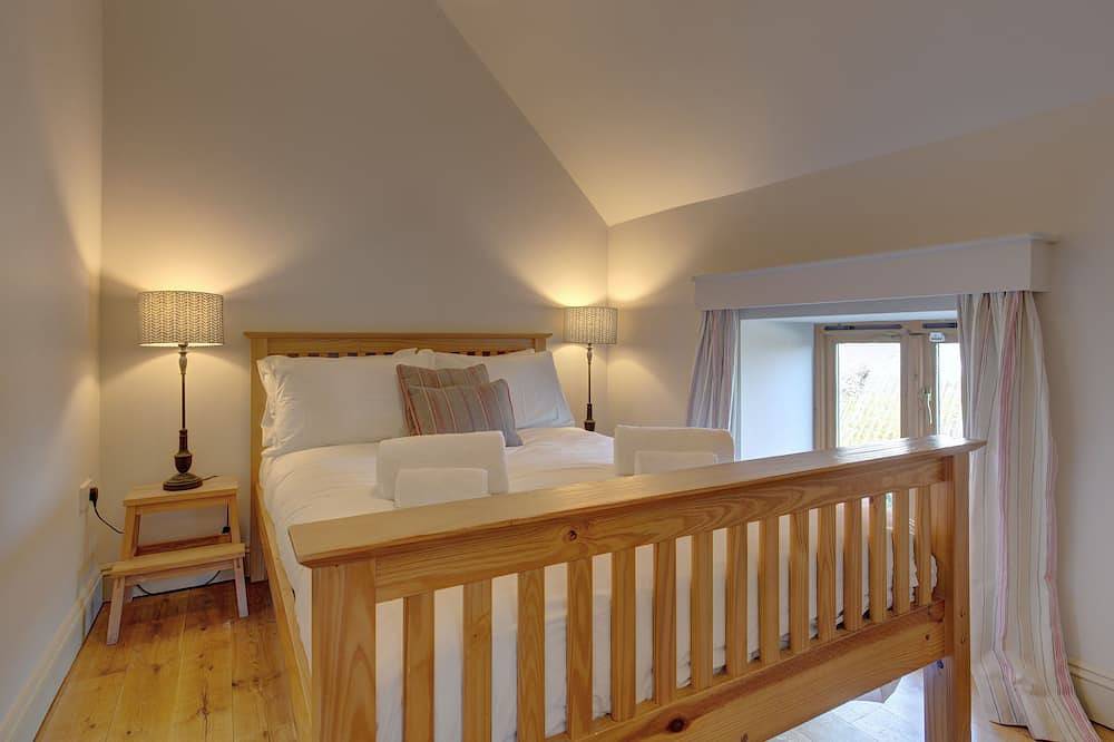 Workshop - sleeps 8 guests in 4 bedrooms in Bodham, Norfolk Coast