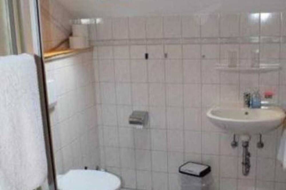 Entire apartment, Vacation apartment 5 - Landhaus Müller in Bad Wiessee, Bavarian Alps