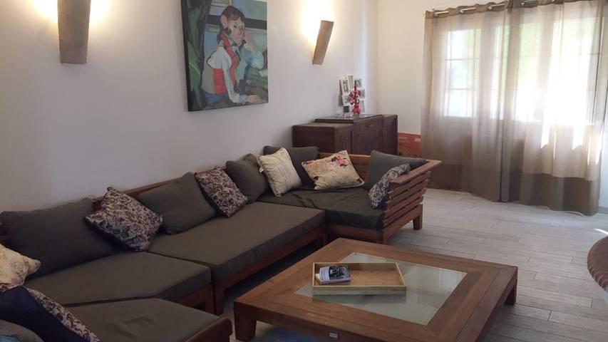 Villa pour 8 personnes, avec jardin ainsi que terrasse et piscine