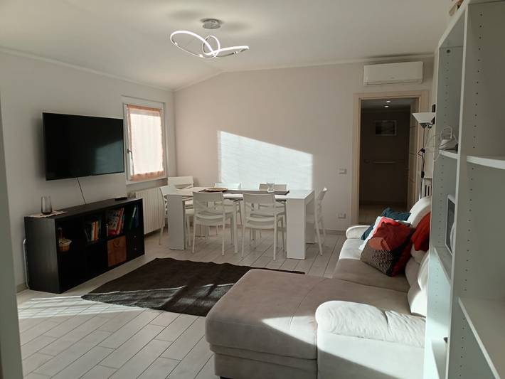 Ferienwohnung für 5 Personen, mit Balkon und Seeblick in Colico