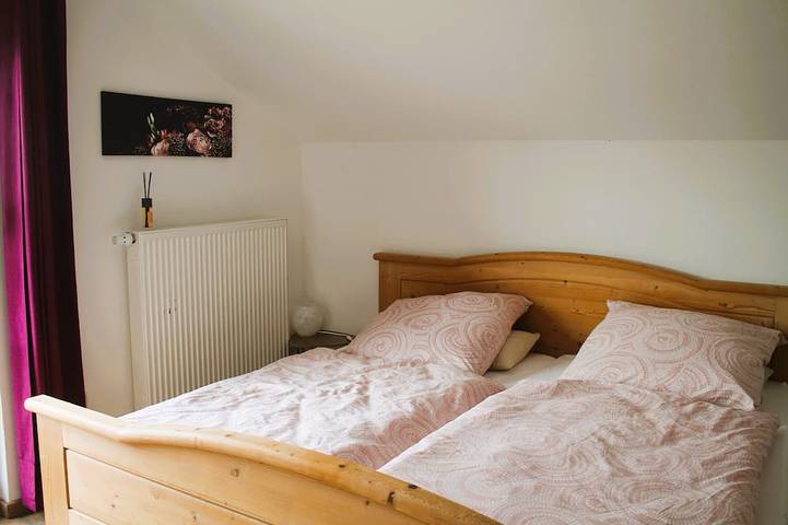 Gemühtliches Ferienhaus 2,5 km von Vogtareuth entfernt, im Landkreis Rosenheim in Vogtareuth, Landkreis Rosenheim